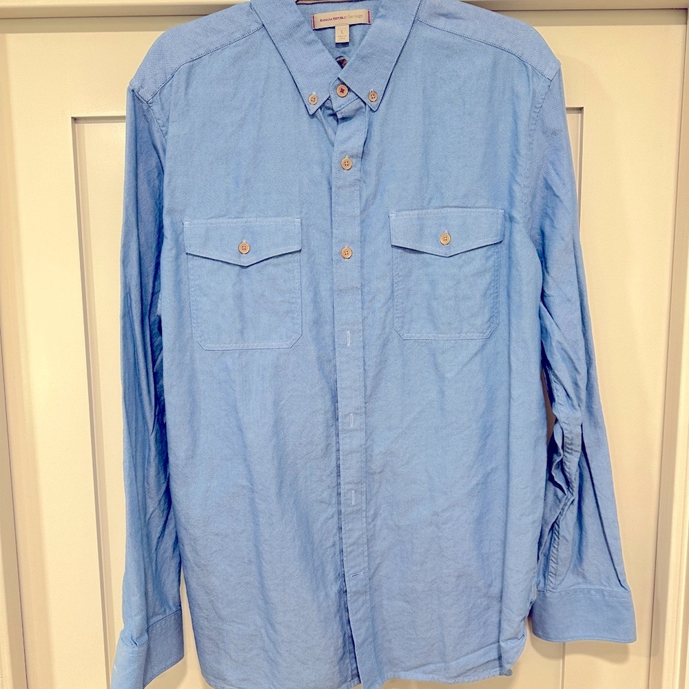 Banana Republic Heritage Blue Casual Button Down Shirt
